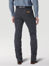 Cargar imagen en el visor de la galería, Wrangler Men's Cowboy Cut Slim Fit Jeans (Charcoal) 0936