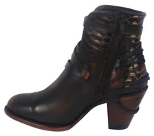 Cargar imagen en el visor de la galería, Silverton Crue All Leather Round Toe Short Boots (Desert)