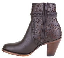 Cargar imagen en el visor de la galería, Silverton Jackie All Leather Round Toe Short Boots (Brown)