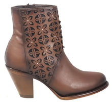 Load image into Gallery viewer, Silverton Reese All Leather Round Toe Short Boots (Brown)