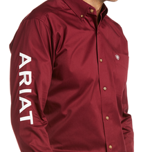 Load image into Gallery viewer, Ariat Men's Team Logo Fitted Shirt (Wine) 10034233