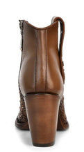 Cargar imagen en el visor de la galería, CUADRA Ladies Maple Laser & Crystals & Studs Snip Toe Short Boots – CU481