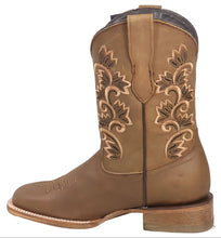 Cargar imagen en el visor de la galería, Silverton Amanda All Leather Wide Square Toe Boots (Tobacco)
