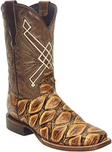 Cargar imagen en el visor de la galería, Silverton Pirarucu Print Leather Wide Square Toe Boots (Honey)
